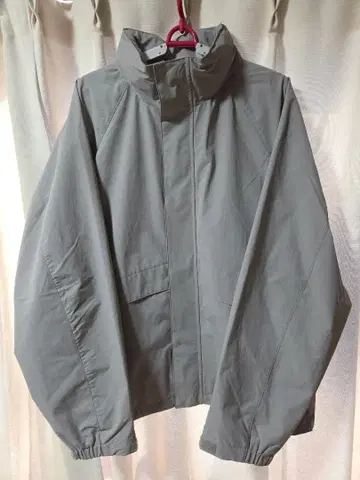 유니클로 윈드프루프 스탠드 블루종 그레이