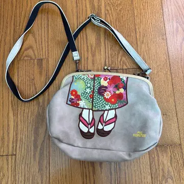 mis zapatos 일본풍 꽃무늬 숄더백