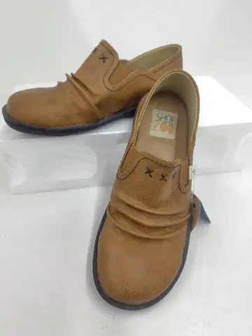 SHOE ZOO 브라운 슬립온