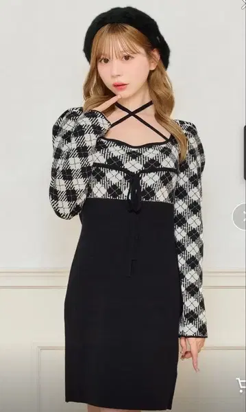 아프레 주르 크로스 리본 니트 미니 원피스