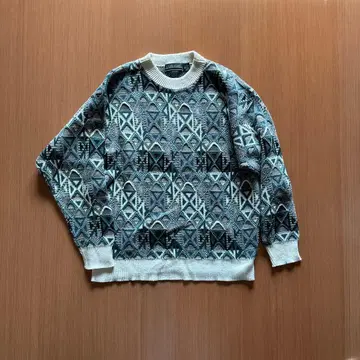 [ SADDLEBRED ] 기하학 패턴 구제 니트 스웨터