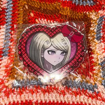 단간론파 에비텐 하트형 아크릴 배지 아카마츠 카에데