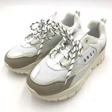 [ 미사용 새상품 ] AKIII CLASSIC 어반 트래커 스니커즈