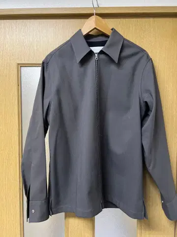 질 샌더 지퍼 셔츠 그레이