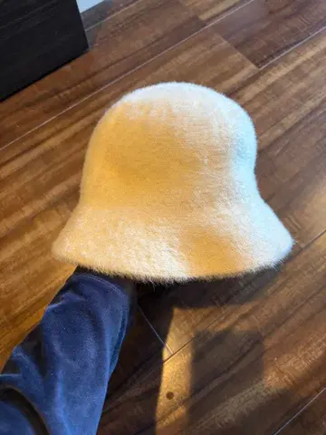 화이트 버킷햇 겨울