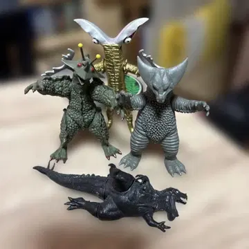 괴수 여러 가지 4점