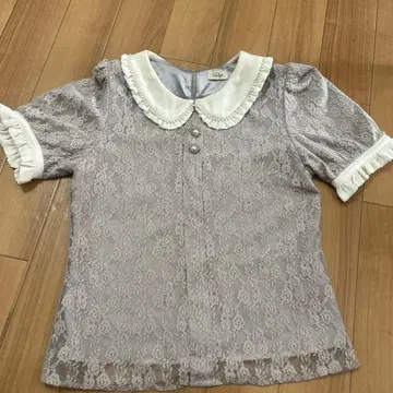 evelyn 프릴 옷깃 레이스 블라우스 반팔 그레이