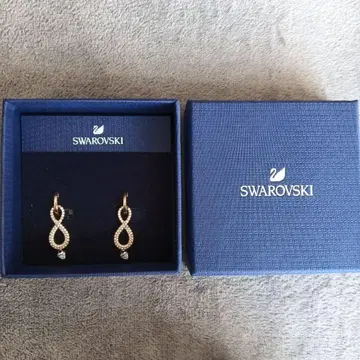 컨디션 최상! Swarovski 무한대 디자인 귀찌