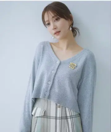 오늘 한정 가격!! 스나이델 snidel 브로치 포함 숏 가디건