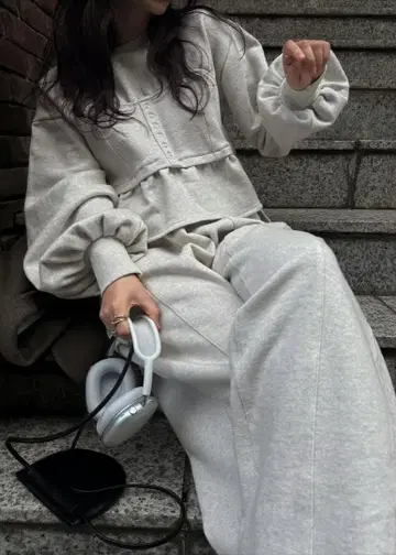 이번 시즌 WILLFULLY 맨투맨 셋업