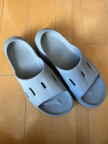 호카 그레이 리커버리 샌들 26cm