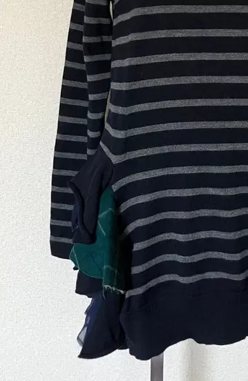 사카이 스트라이프 패턴 프릴 긴팔 니트 sacai