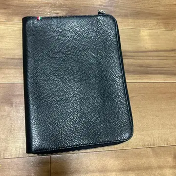 블랙 레더 클러치백