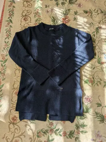 르네 네이비 긴팔 스웨터