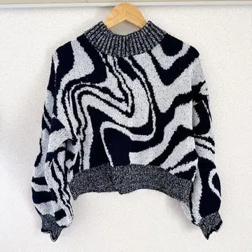 RAGEBLUE [ 프리 ] 마블 숏 니트 스웨터 블랙 겨울 의류