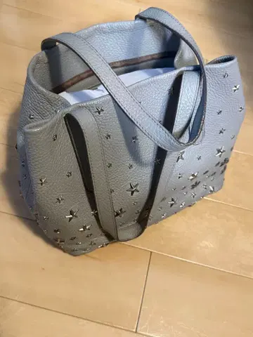 지미추 별 스터드 그레이 핸드백