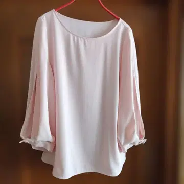 라이트 핑크 벌룬 슬리브 셔츠