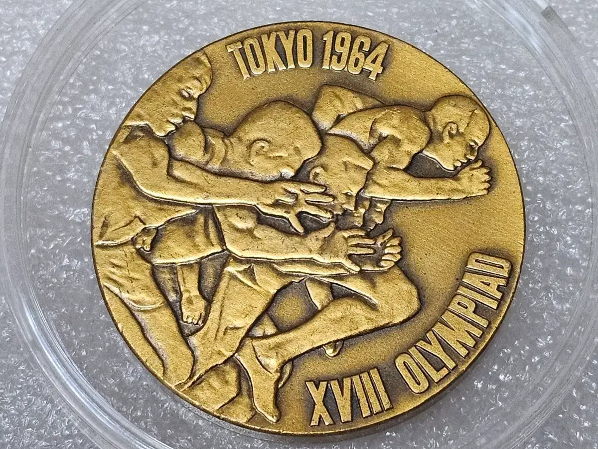 Bitcoin Model Commemorative Coin Virtual Currency Golden Coin Medal Keyring  Friend Gift #기념동전,#모형화페,#가상화폐,#비트코인모형,#비트코인소장 on Bunjang Global Site.