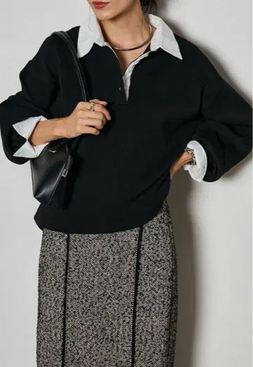 카라 부착 폴로 니트 풀오버 블랙/lumier 같은 형태