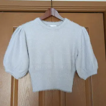 ZARA 라이트 그레이 퍼프 슬리브 니트