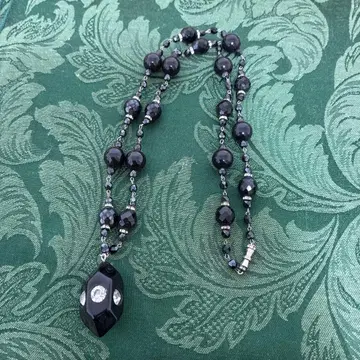 [ 컨디션 최상 ] 시크한 블랙 오닉스풍 비즈 롱 목걸이