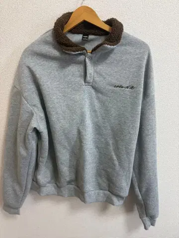 보아 옷깃 그레이 풀오버