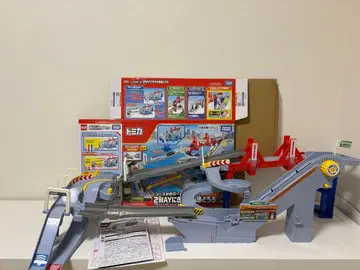 토미카 2WAY 시끌벅적 고속도로