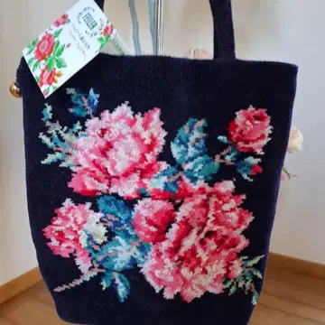 거의 미사용 네이비 페이 백