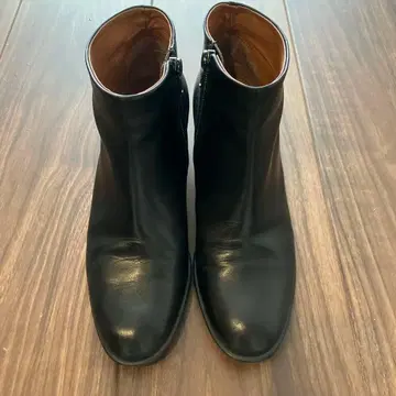 MARGARET HOWELL 블랙 부츠 235