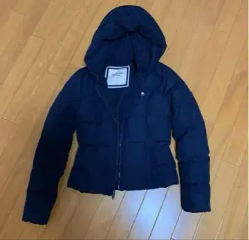 네이비 후드 부착 다운 자켓 아바클로