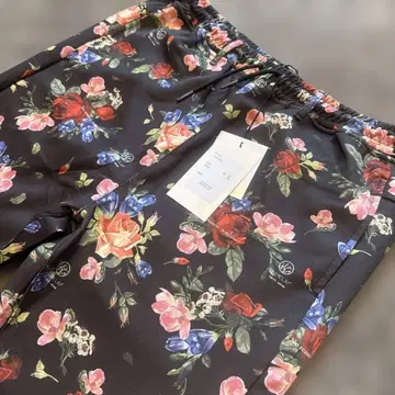 플로럴 프린트 슬랙스 L