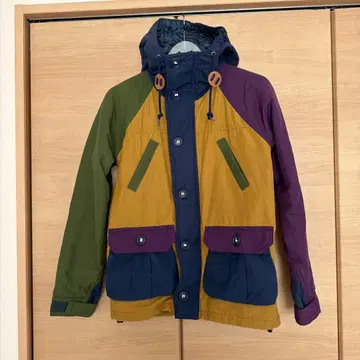 컬러풀 후드 부착 점퍼