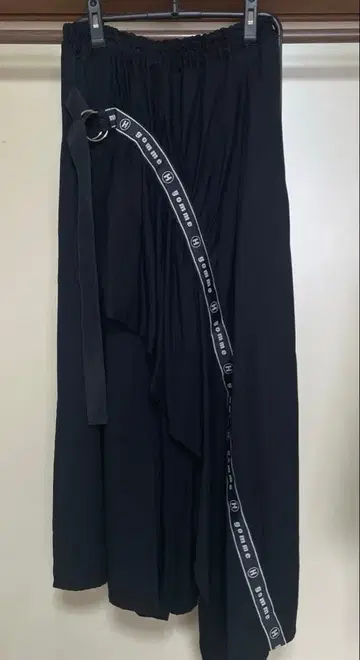 여성용 팬츠 가우초 팬츠 블랙 비대칭 밴딩 [새상품급]