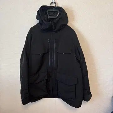 White Mountaineering 블랙 다운 자켓