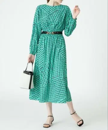 알아바일 기하학 패턴 그린 긴팔 롱 원피스 미사용 새상품