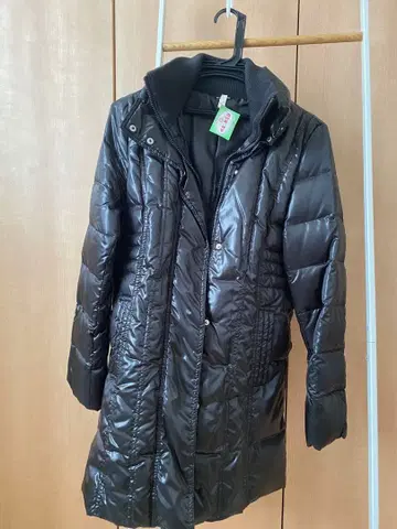 로트레아몽 블랙 다운 자켓 허리 벨트 포함