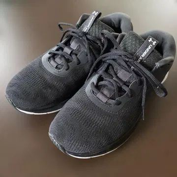 언더아머 UnderArmourCharged Bandit 7