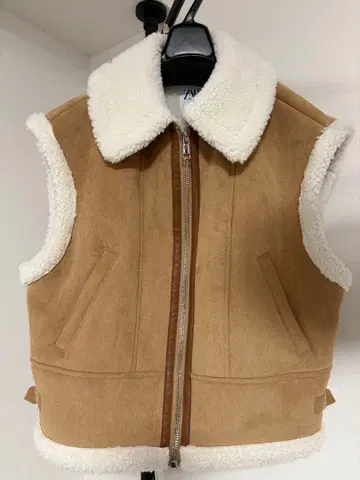 가격 인하!! ZARA 무스탕 베스트