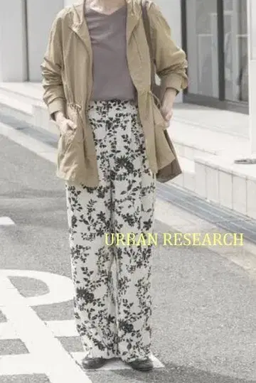 [새상품] 어반 리서치 플라워 프린트 팬츠