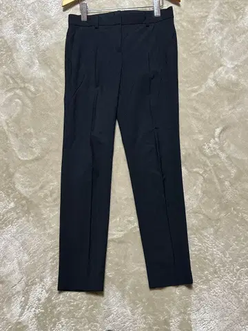 블랙 슬림핏 팬츠 센터 프레스