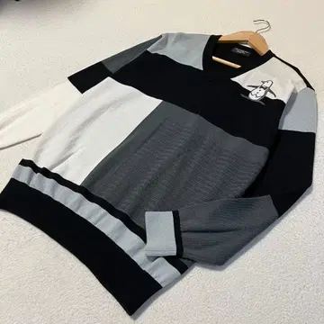 먼싱웨어 골프 V넥 니트 스웨터 새상품급