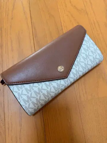 마이클코어스 장지갑