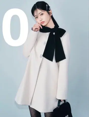 새상품 완판템 당일 발송 릴리 브라운 A라인 비쥬 리본 코트