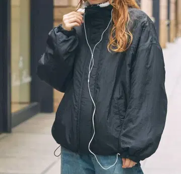 보아 x 나일론 리버서블 스탠드 오버 사이즈 블루종