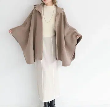 [ 새상품 ] 정글정글 종이상자 니트 케이프 코트