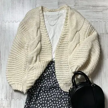 STUDIOUS 스테디우스 두꺼운 원단 니트 가디건 아이보리 화이트