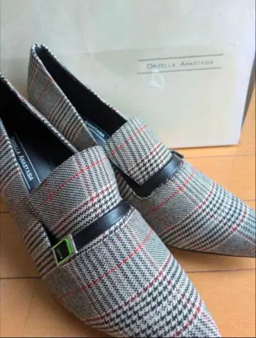 인기 상품 DRIZELLA ANASTASIA 글렌체크 펌프스 25cm