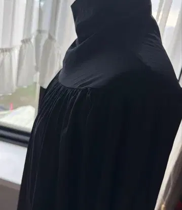 비비안탄 디자인 귀여운 블랙 상의 새상품급