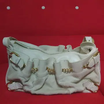 화이트 가죽과 퍼