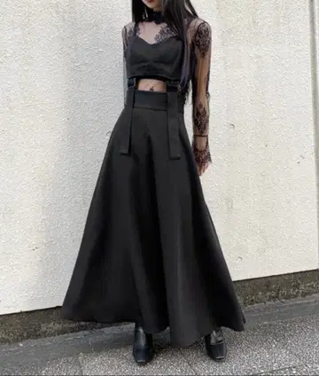 LVEU. 뷔스티에 플레어 원피스 블랙